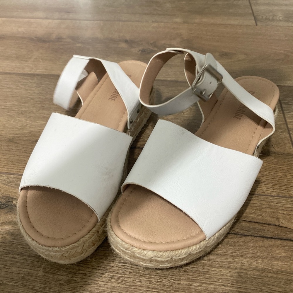 Cushionaire espadrille platform sandals